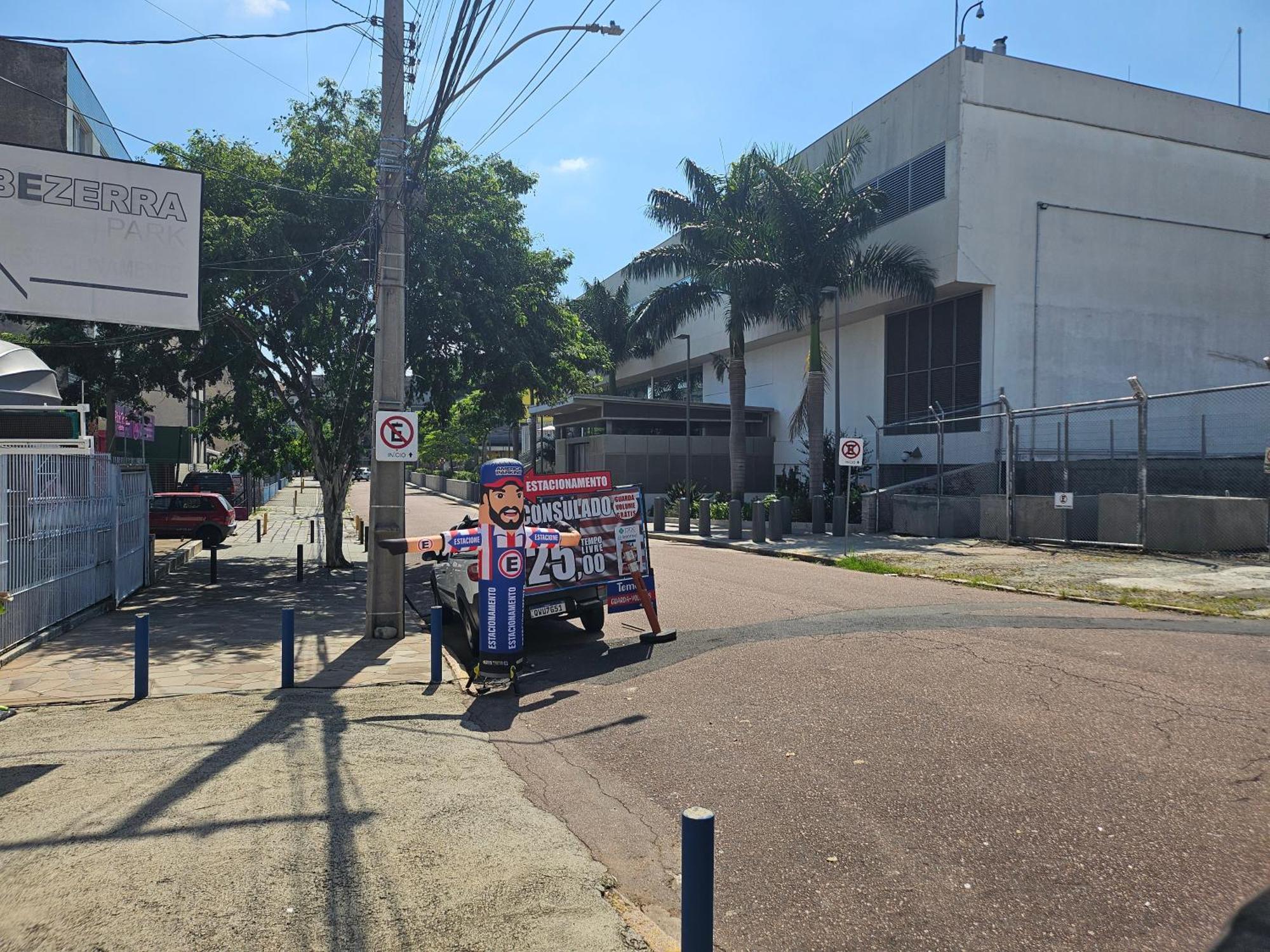 Consulado Americano Apartamento 50 Metros Da Entrada Para Visto Consulado Eua Porto Alegre Com Garagem エクステリア 写真